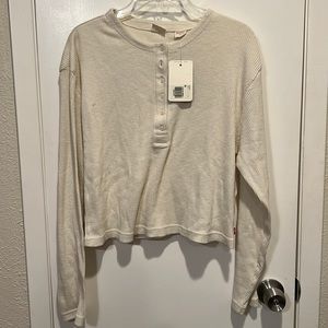 Women Levi everyday Henley relaxed fit cropped size large cream white